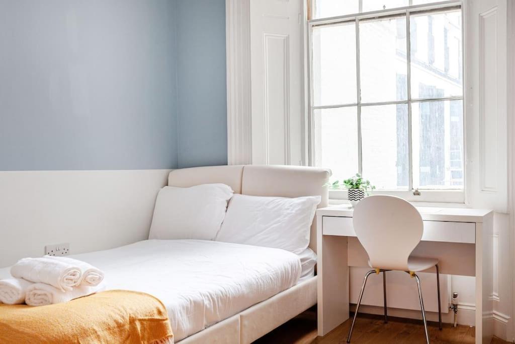 Appartement Near Queensway *