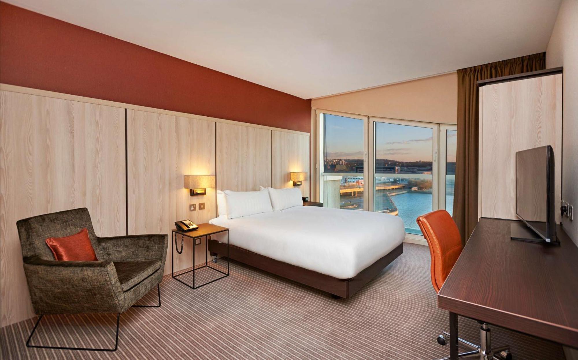 Doubletree By Hilton Excel Hotel