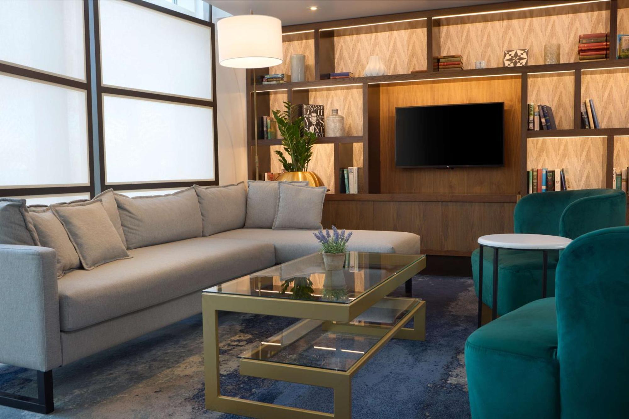 Doubletree By Hilton Excel 4*