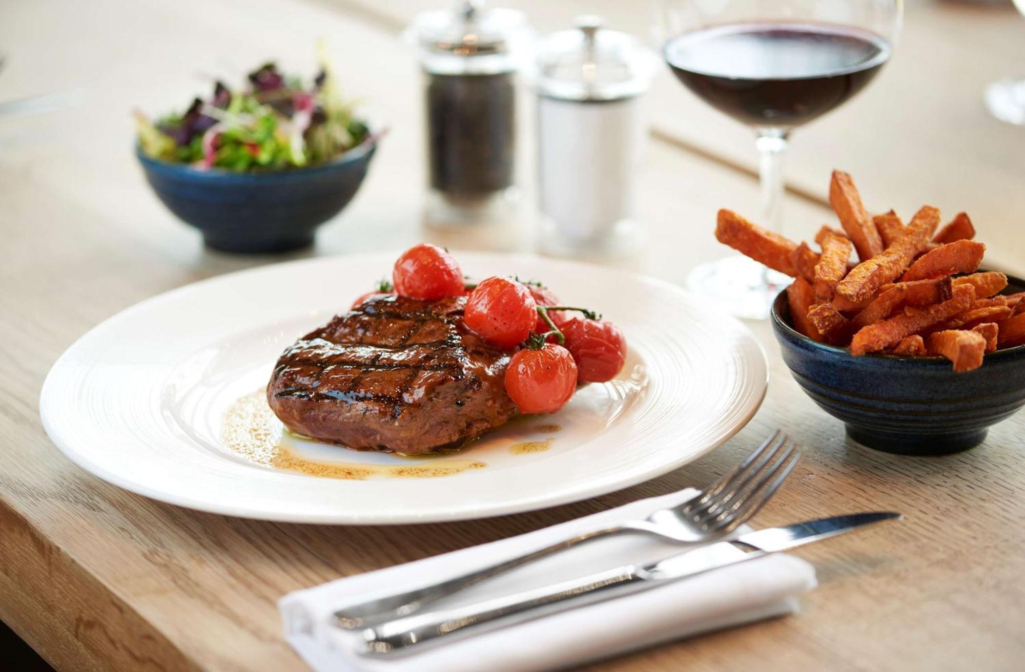 Doubletree By Hilton Excel Hotel 4*