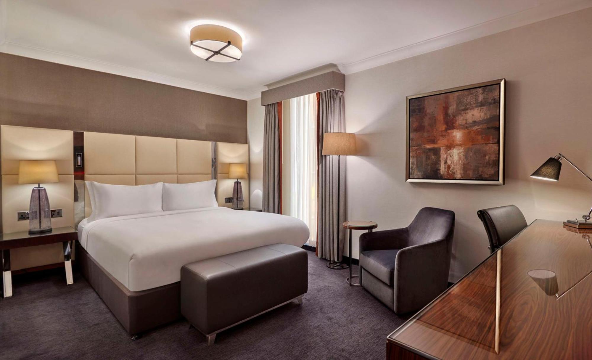 Hyatt Regency Embankment Hotell 4*