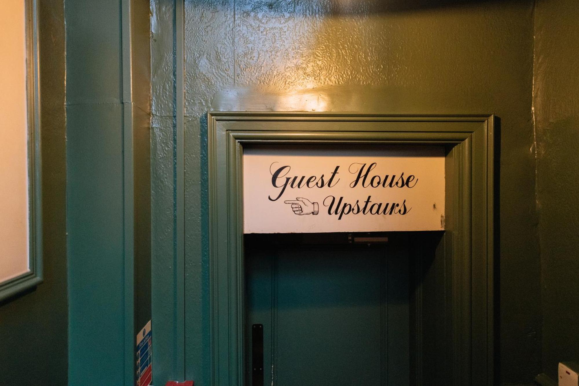 The Crown Pub & 4* London