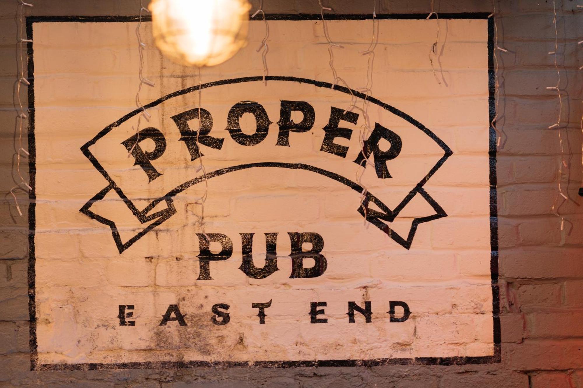 The Crown Pub & 4* Londres