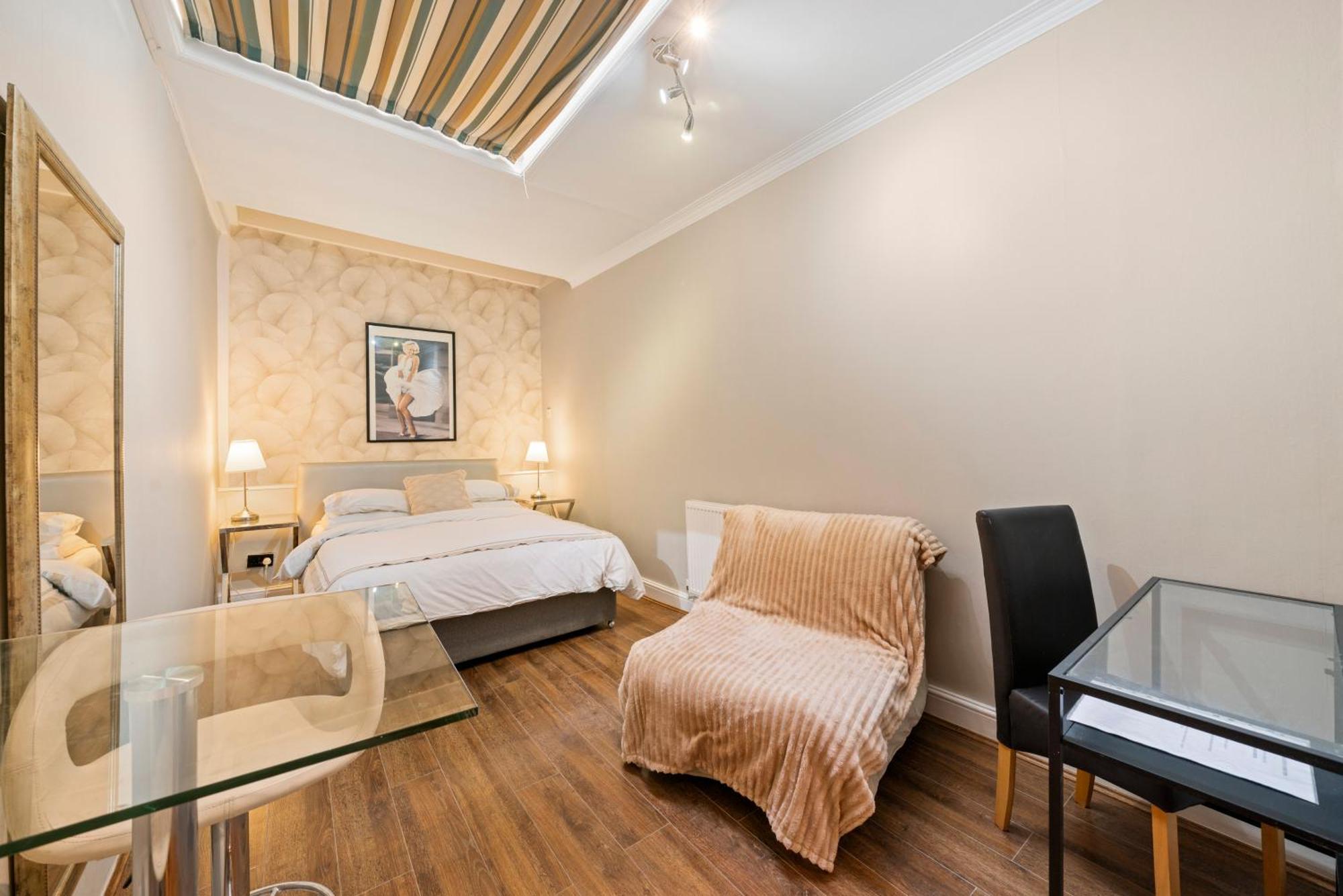 Bed & Breakfast Central London Rooms *