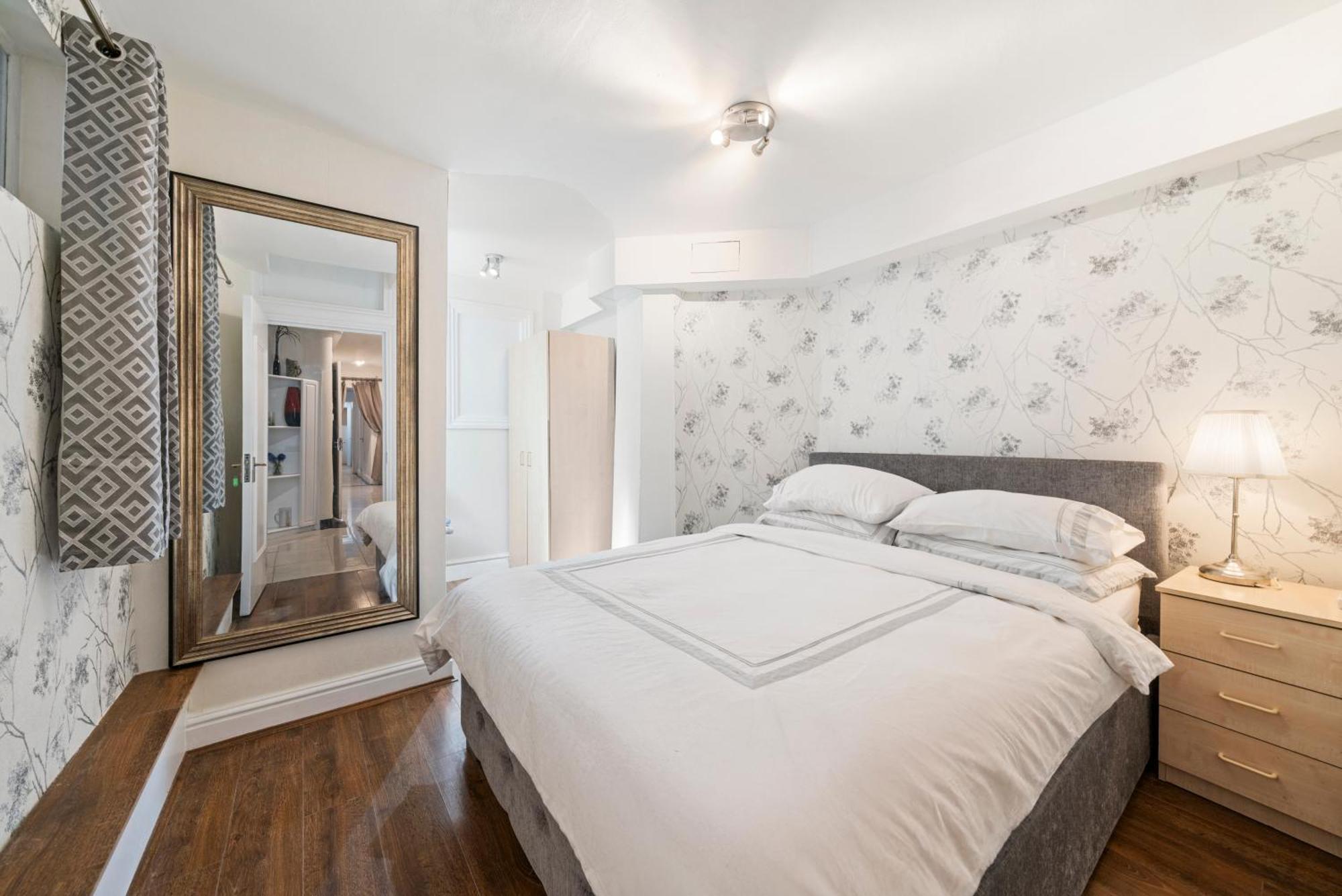Central London Rooms Bed & Breakfast London