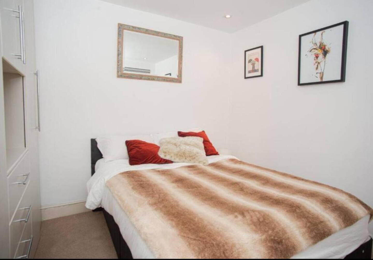 Lejlighed Niru Experience Serene Garden Haven Duplex London