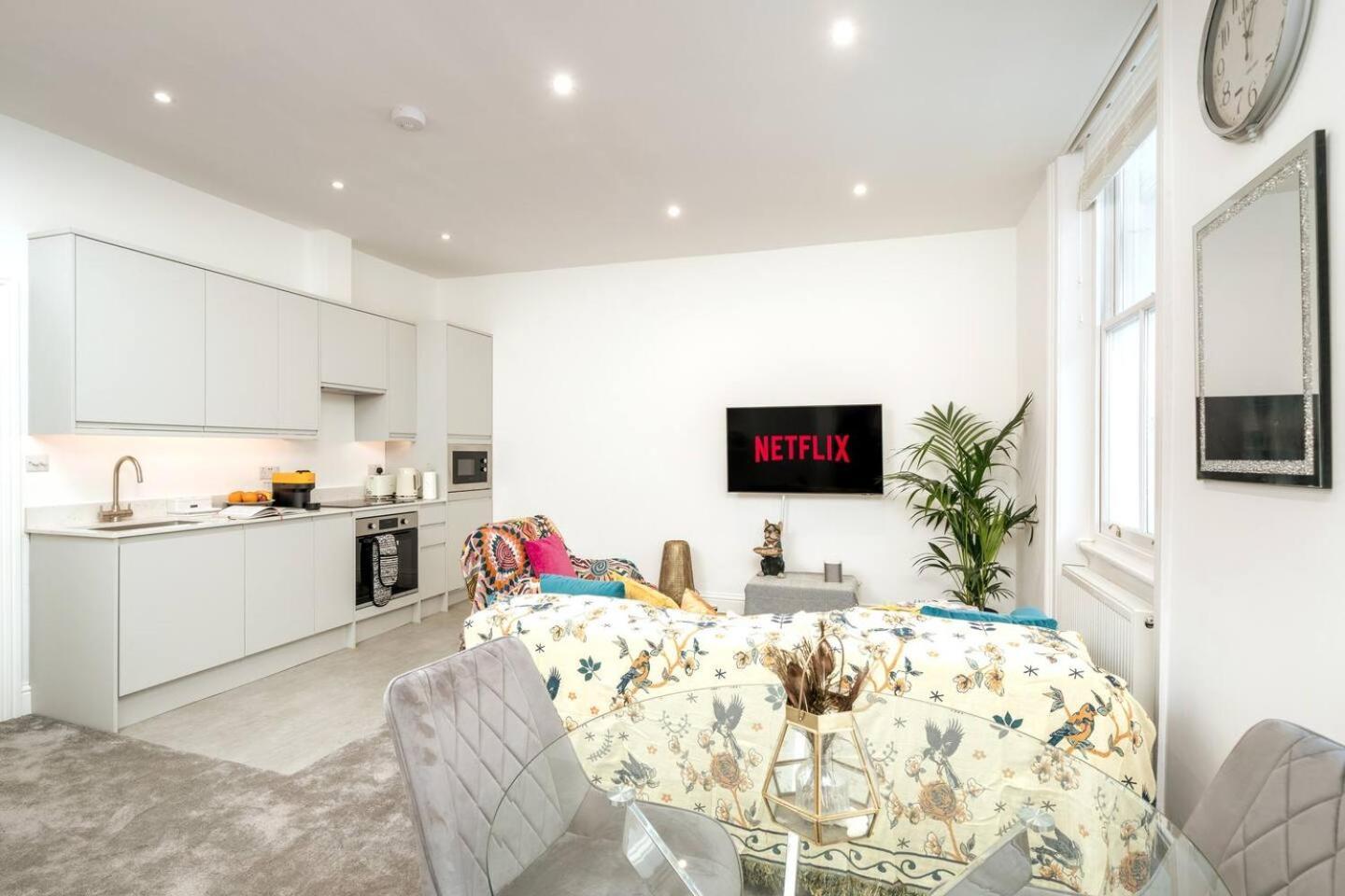 Niru Experience Elegant In Kensington Lejlighed