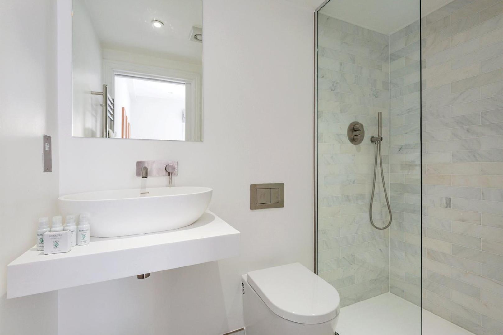 Lillie Road B Appartement
