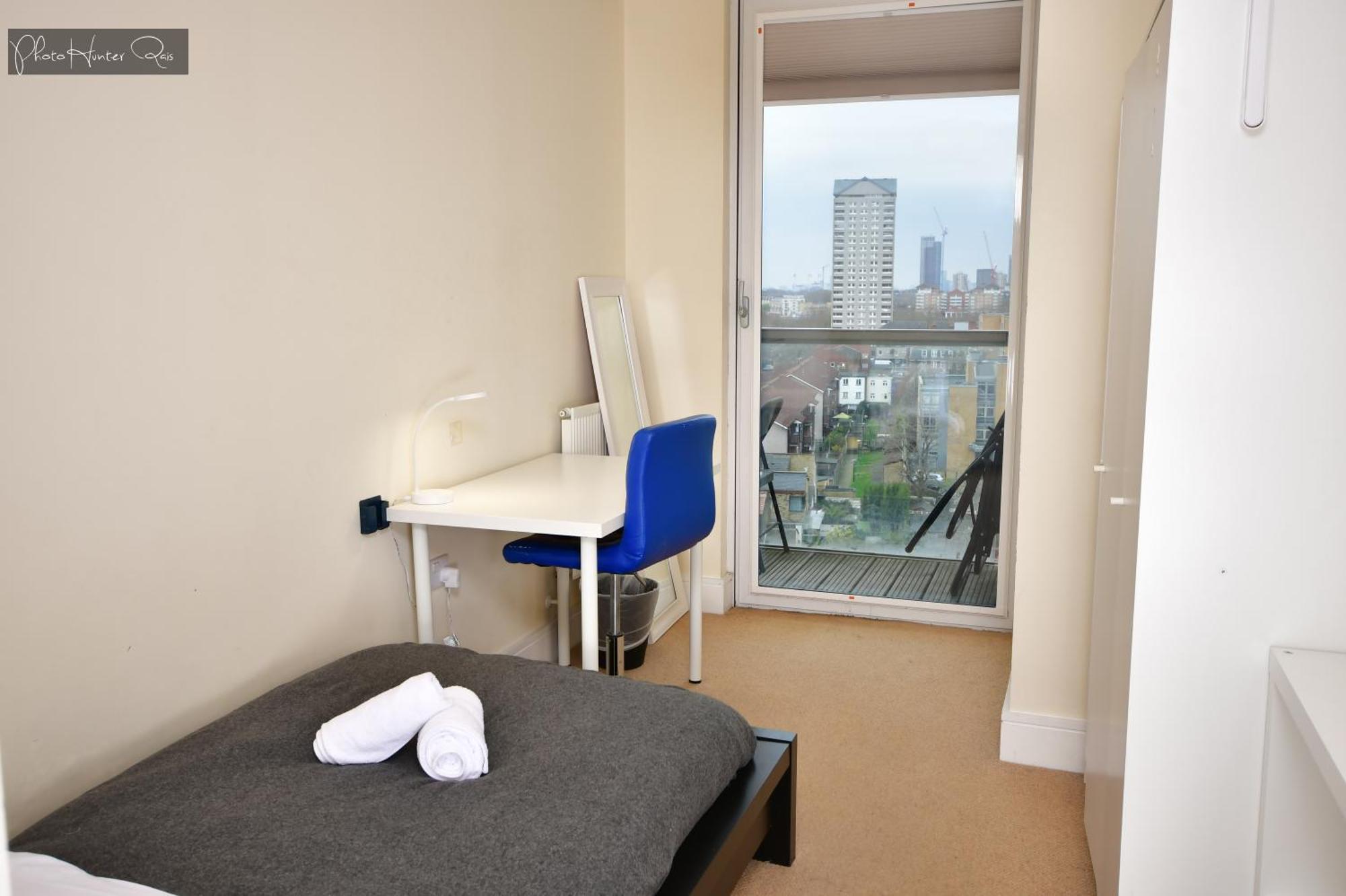 Comfortable 2 Bedroom Flat With Great View Near Canary Wharf