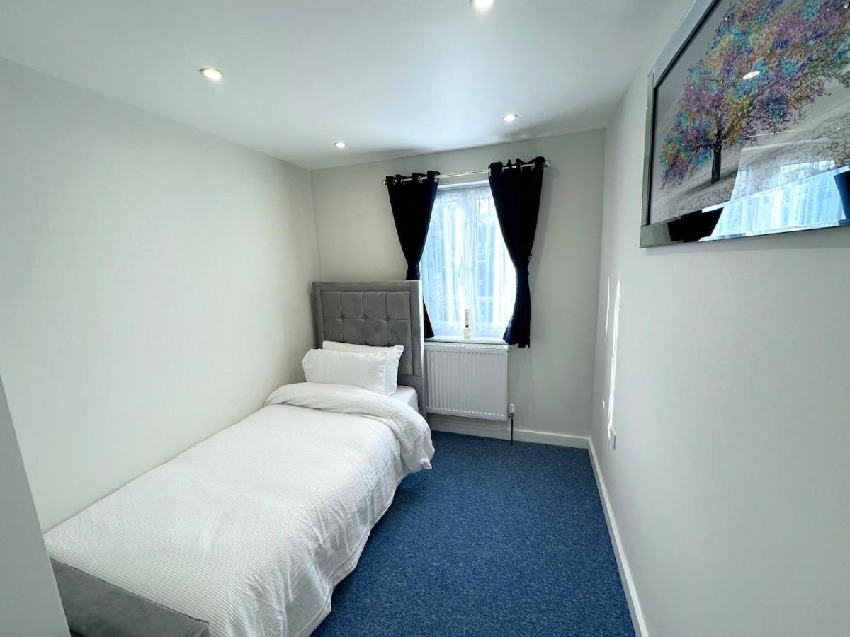 Cosy 3 Bedroom Home, Perfect For Family And Groups * London