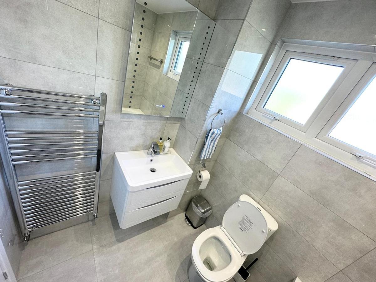 Cosy 3 Bedroom Home, Perfect For Family And Groups Holiday home London
