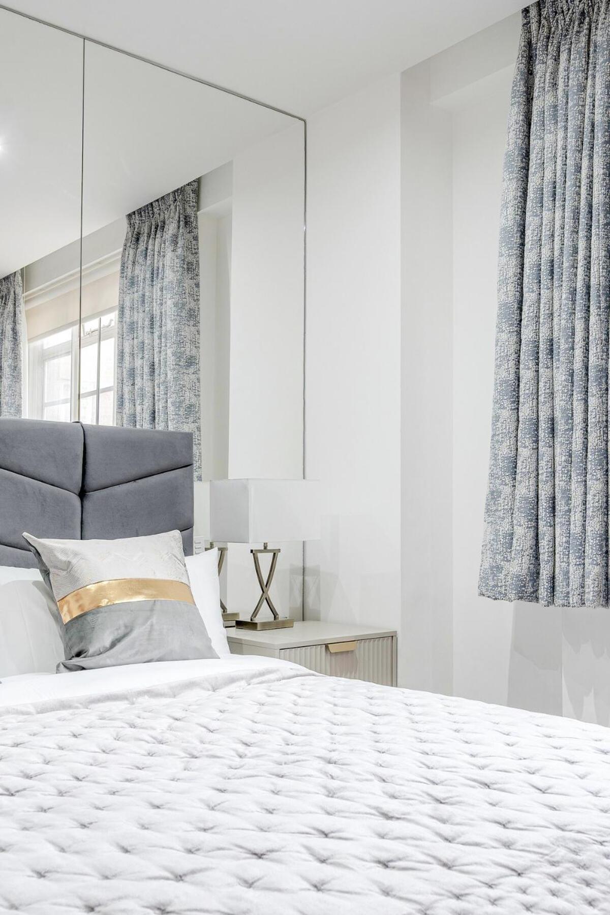 The Sloane Street Apartment *
