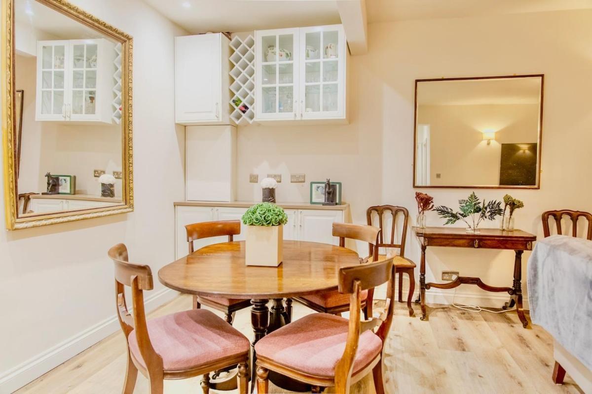Luxury Newly Refurbished Chelsea Garden Flat Apartment