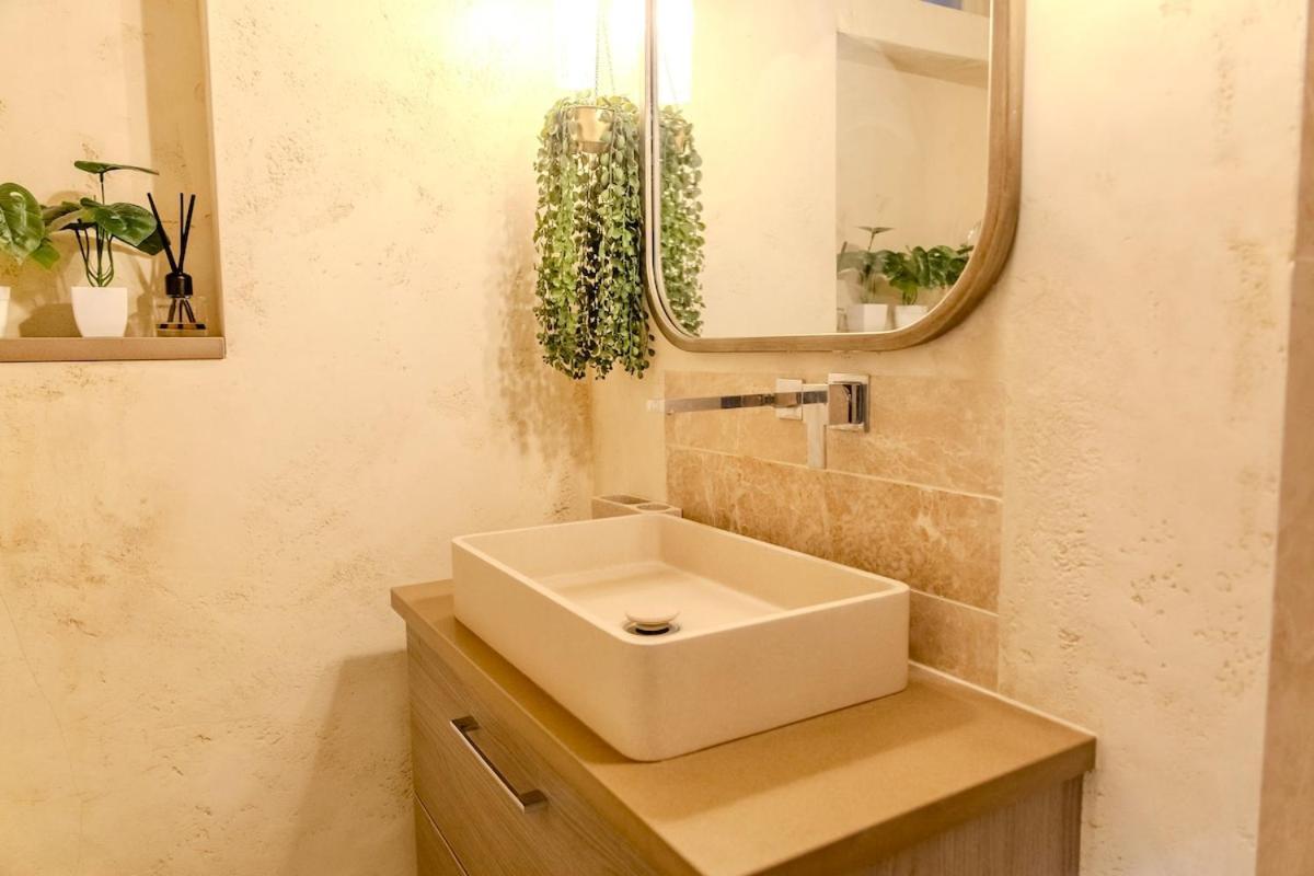 Luxury Newly Refurbished Chelsea Garden Flat Apartment