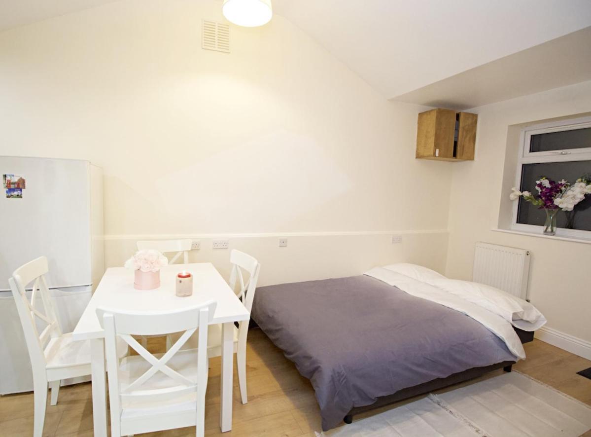 Appartement Lovely 1-bedroom Flat In Near Blackhorse Rd Londen