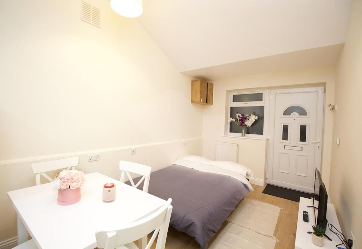 Lovely 1-bedroom Flat In Near Blackhorse Rd Appartement