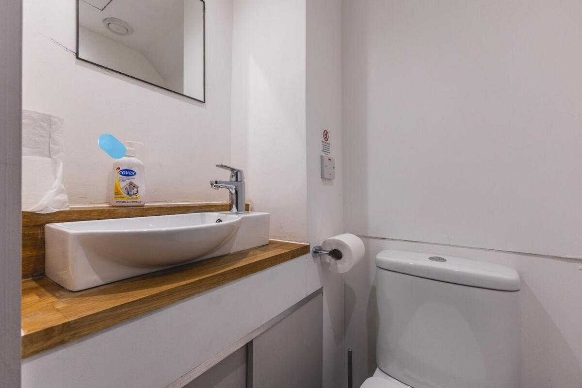 Chic & Trendy 1-bed In Wimbledon * Londra