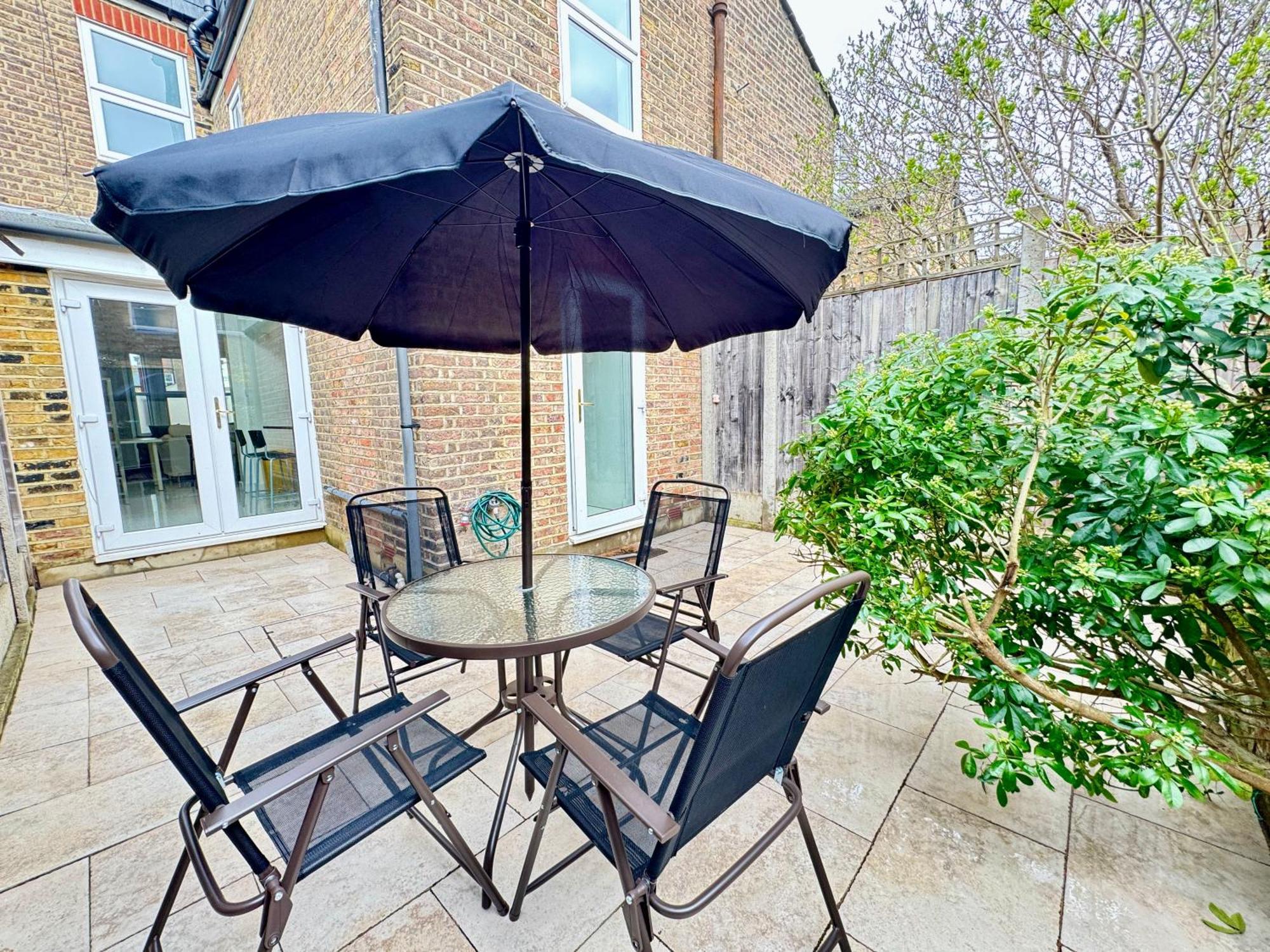 Lovely 4 Bedrooms Entire House In Hammersmith Lägenhet *