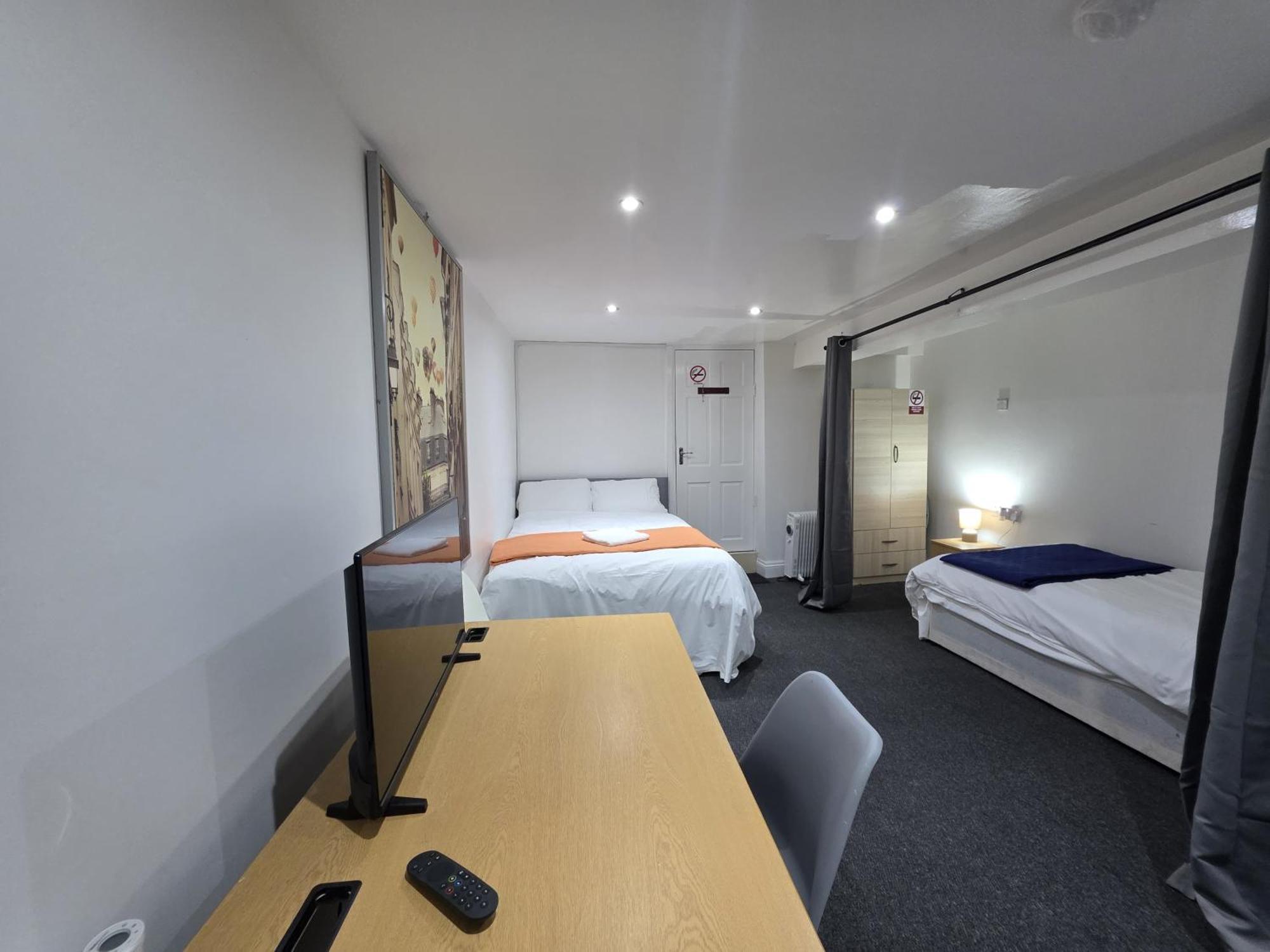 Apartment Spacious 3-bedroom Near Stratford, 1 Minute From Train Station