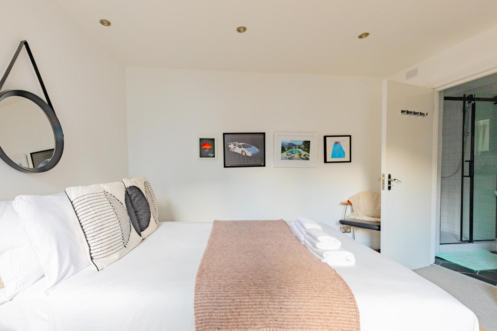 Contemporary 2bd Flat With Balcony Shoreditch Apartment *