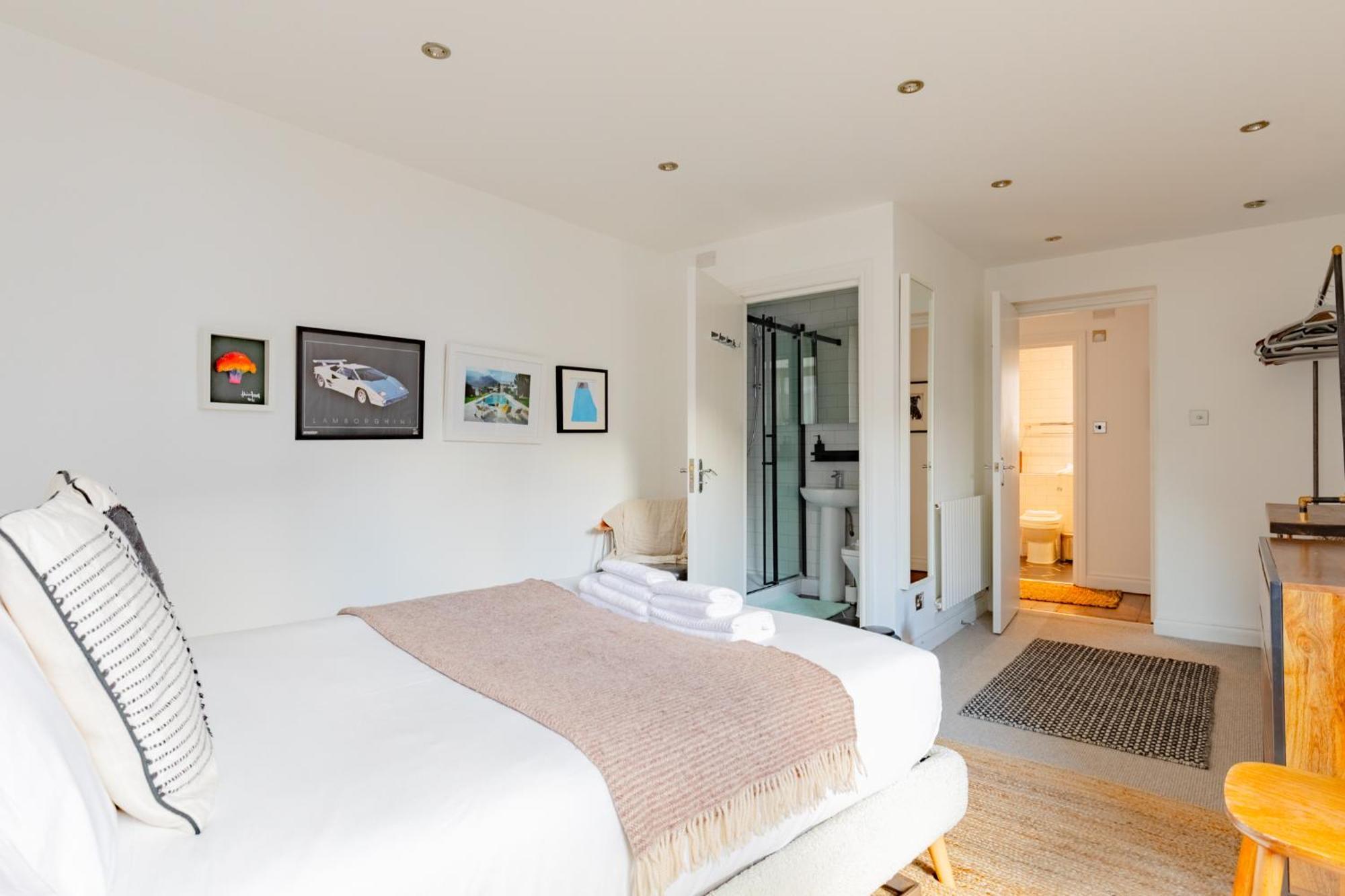 Contemporary 2bd Flat With Balcony Shoreditch Apartment