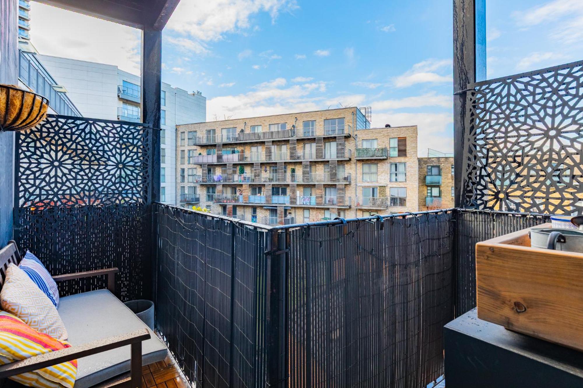 Contemporary 2bd Flat With Balcony Shoreditch Apartment London