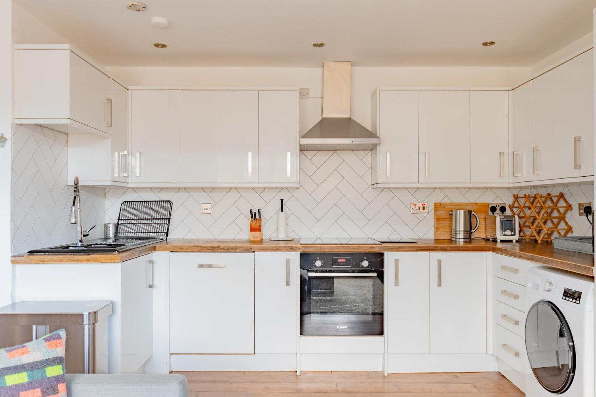 Contemporary 2bd Flat With Balcony Shoreditch Apartment