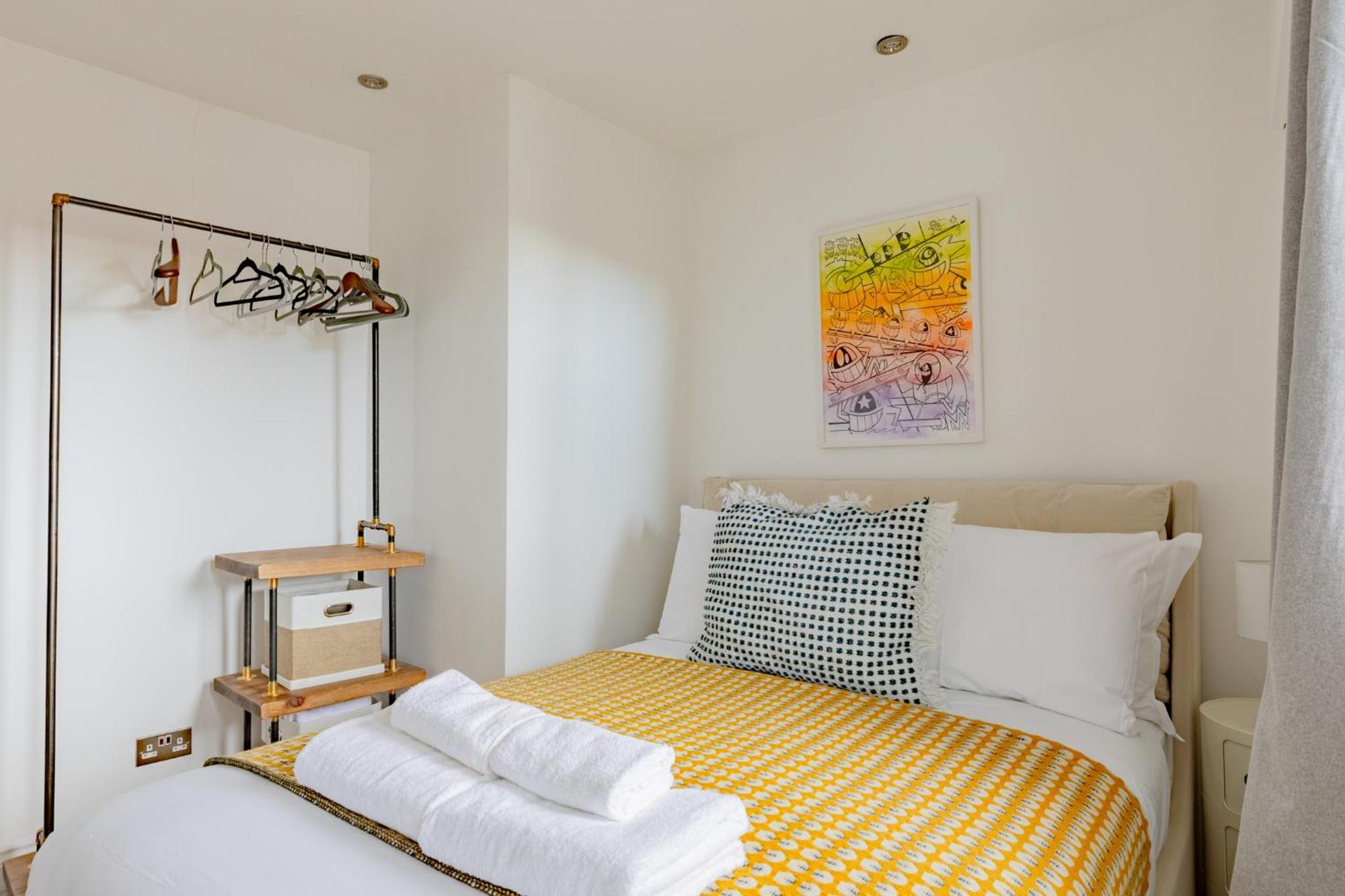 Contemporary 2bd Flat With Balcony Shoreditch London