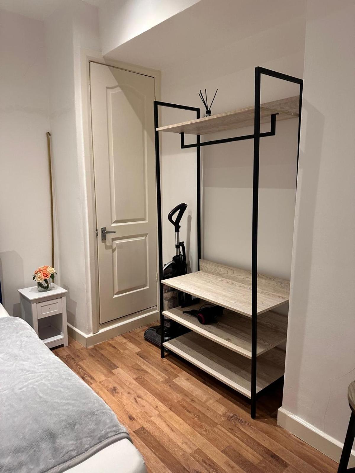 Modern In Shoreditch Apartment