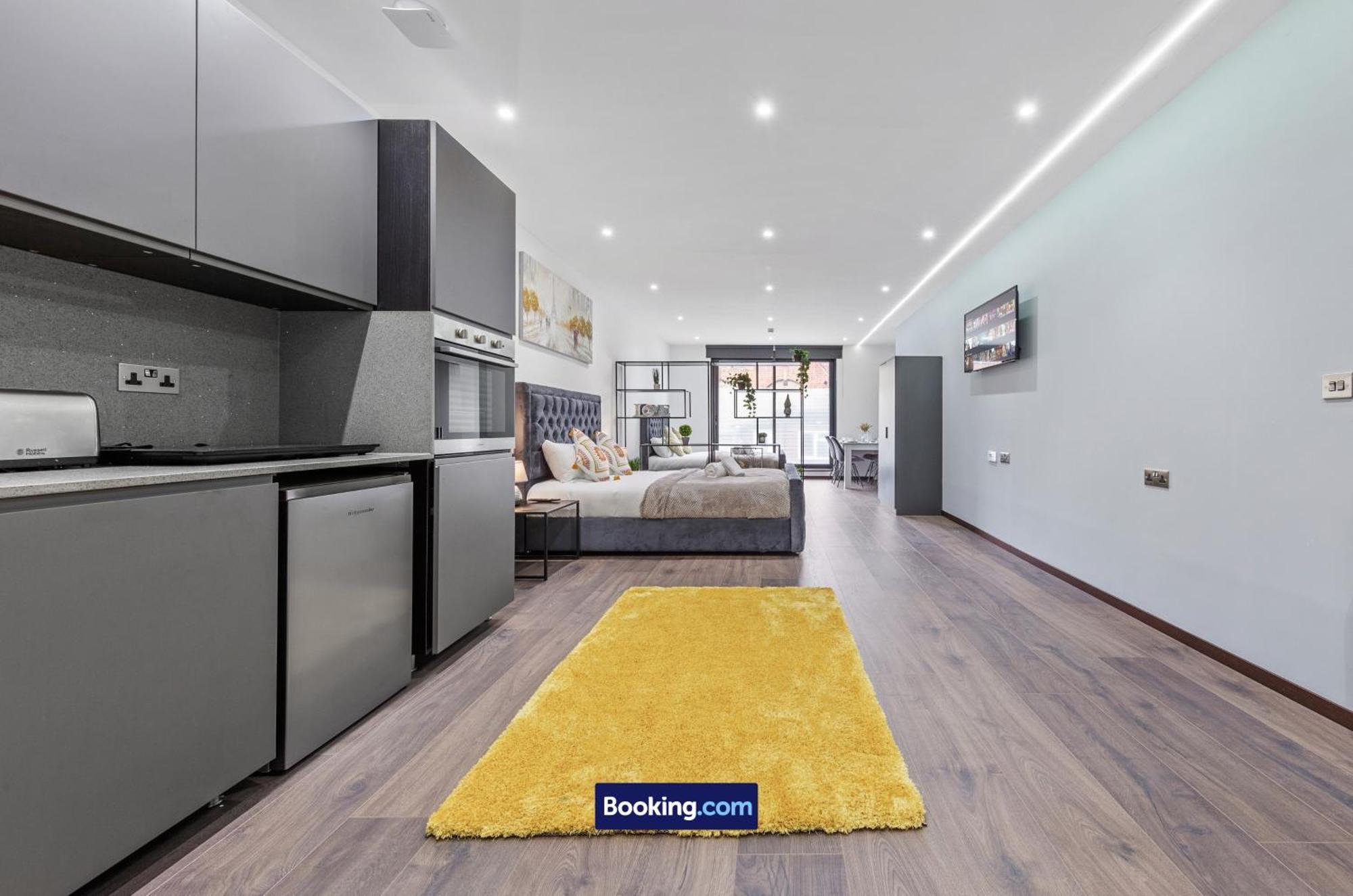 Apartment Stylish By Smart Short Lets & Serviced Woodstock With Free Wifi *