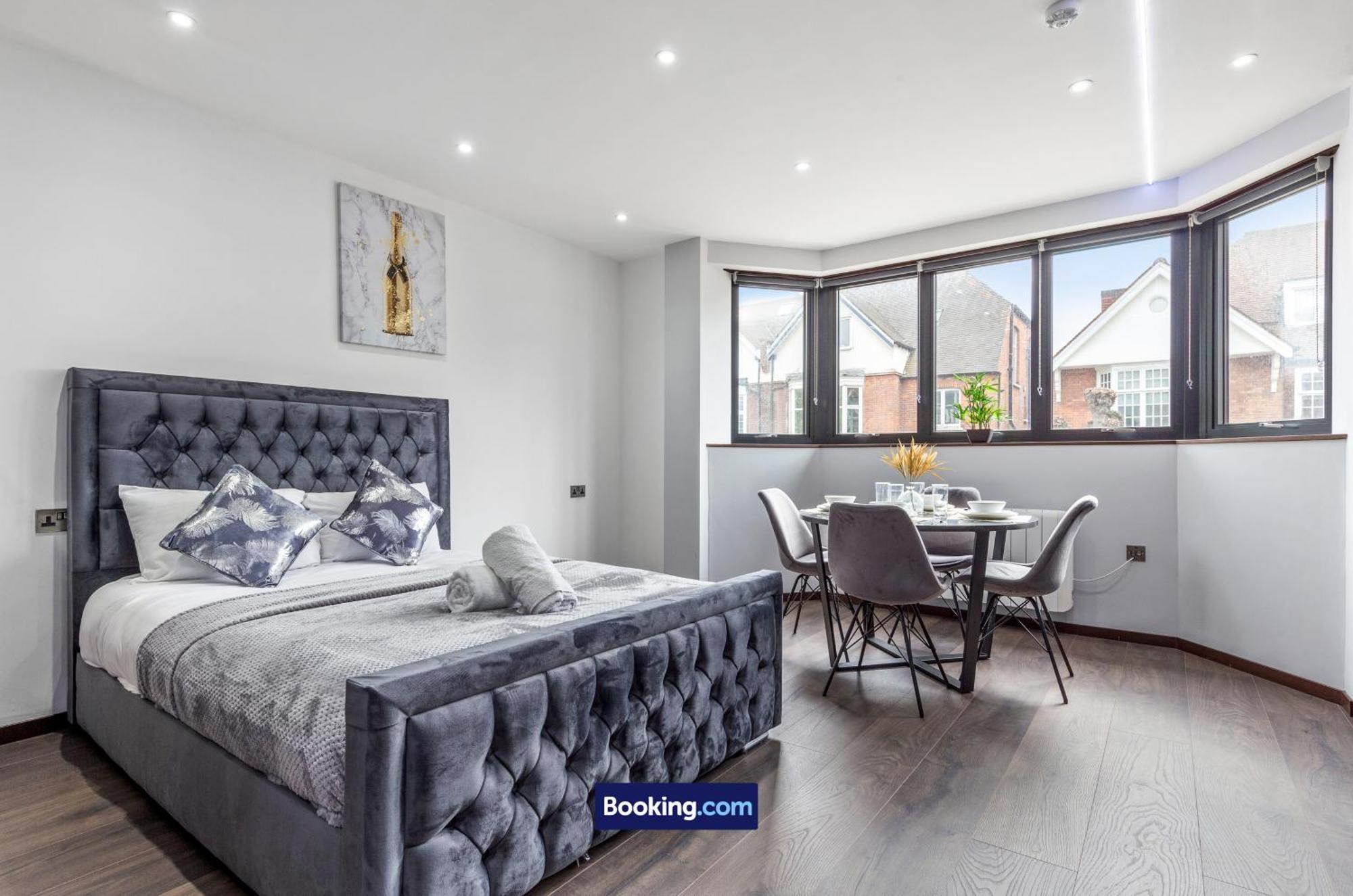 Apartment Stylish By Smart Short Lets & Serviced Woodstock With Free Wifi *