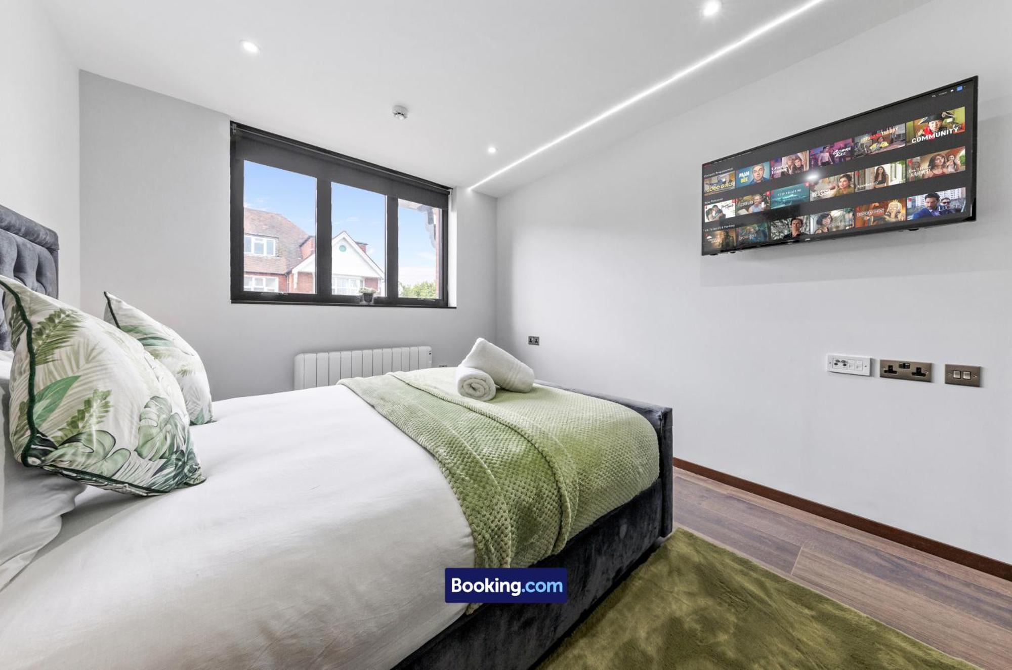 Apartment Stylish By Smart Short Lets & Serviced Woodstock With Free Wifi London