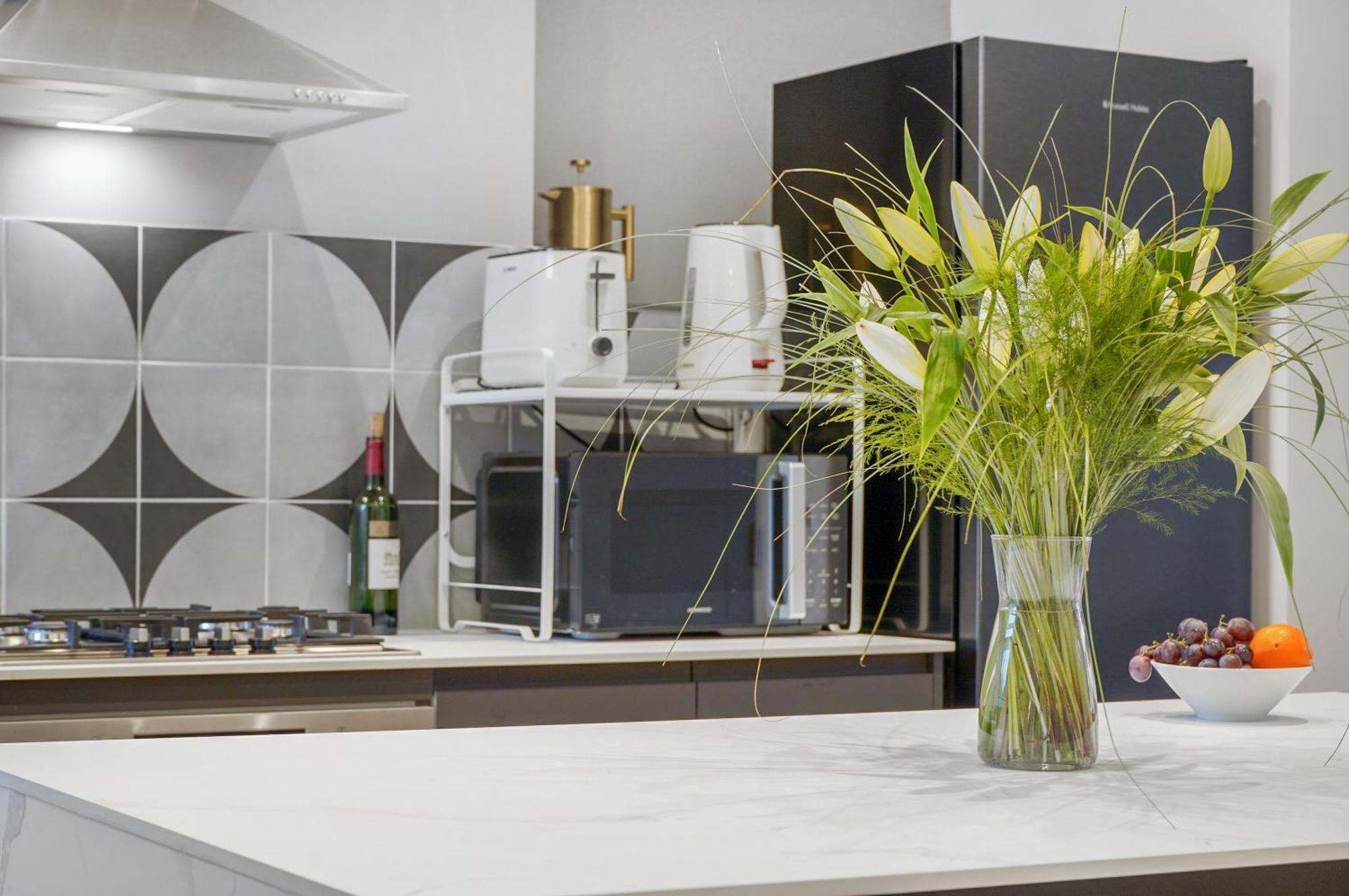 Bright Stylish North Retreat Apartment *