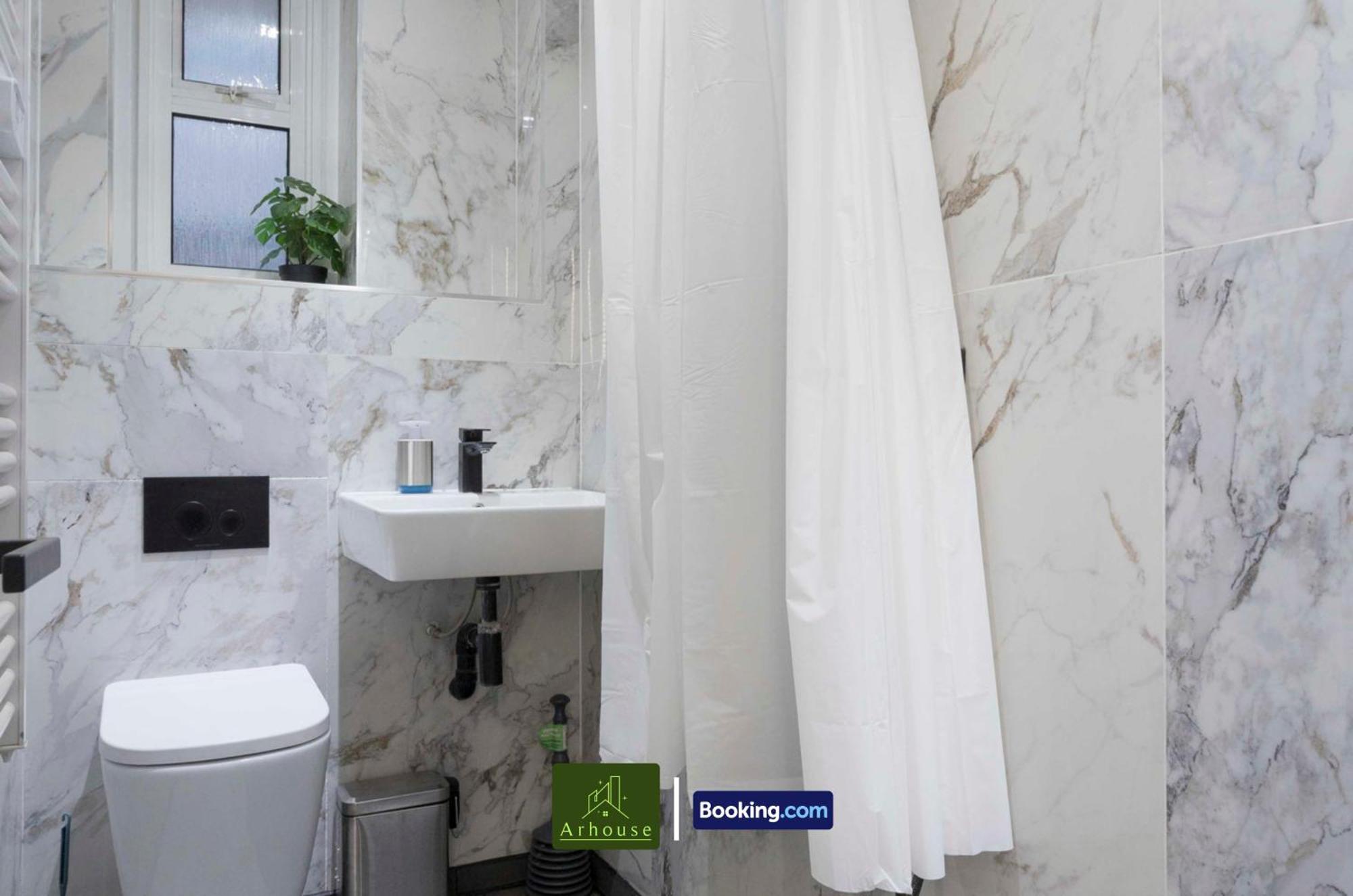 2 Bedroom By Arhouse Short Lets & Serviced Oxford St With Free Wifi Lejlighed *