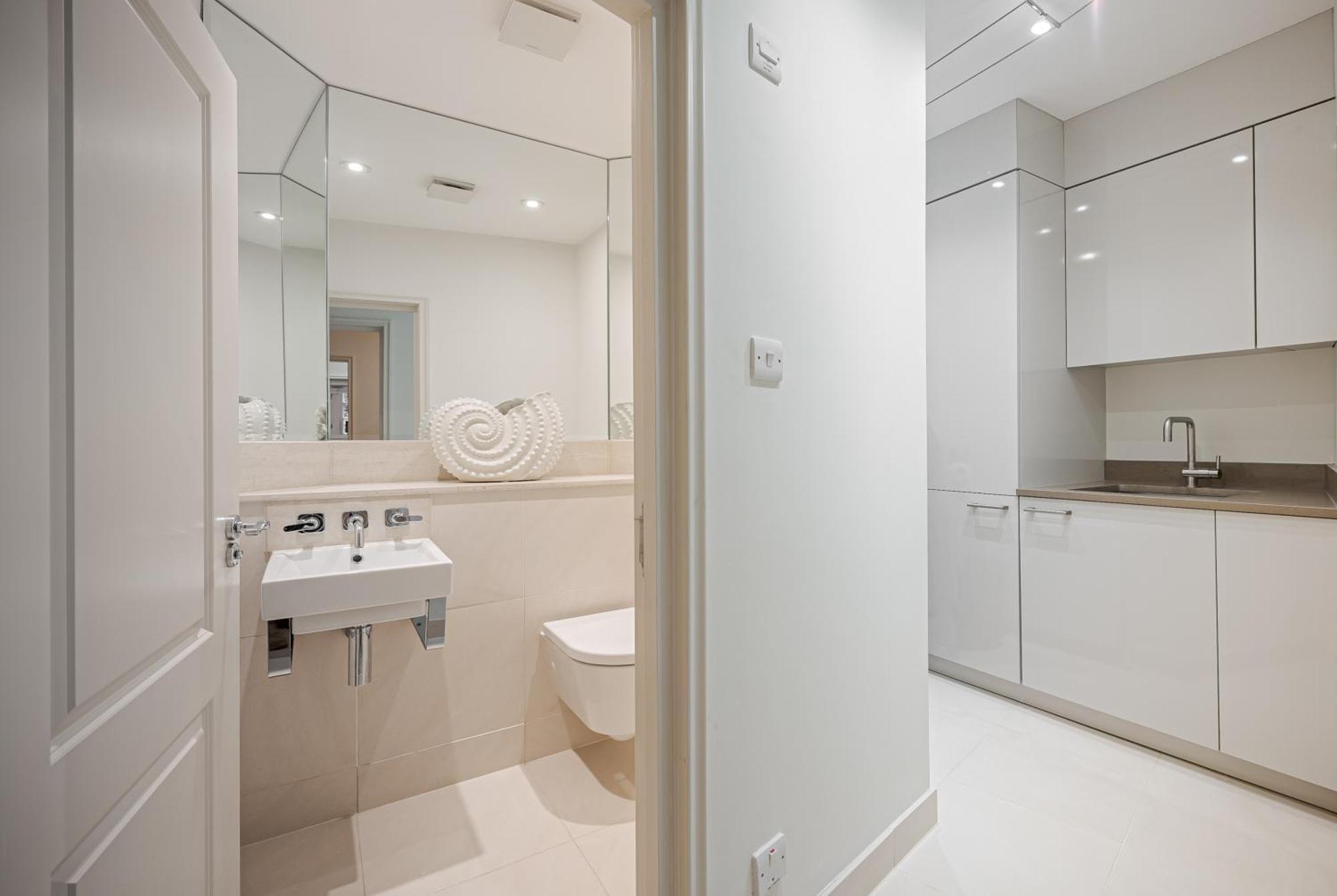 Modern 3 Bedroom Luxury House With Garage In Appartamento Londra