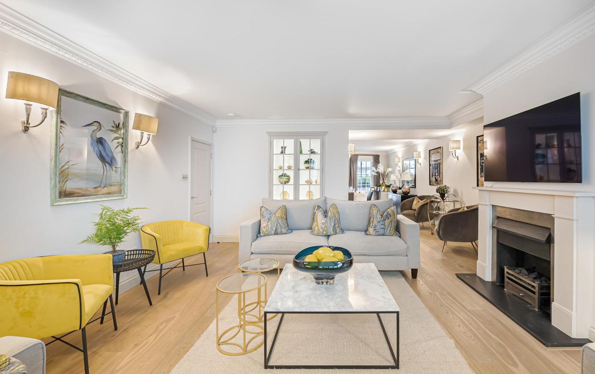 Modern 3 Bedroom Luxury House With Garage In Londra