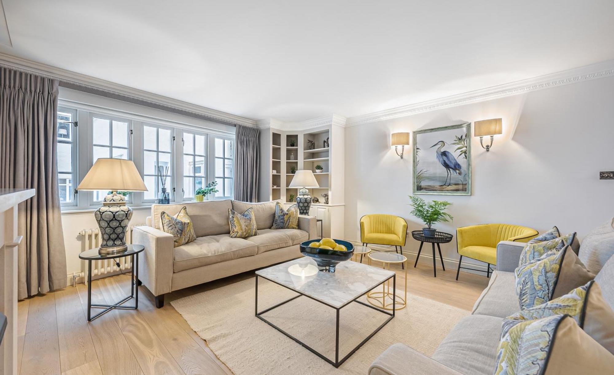 Modern 3 Bedroom Luxury House With Garage In Londra