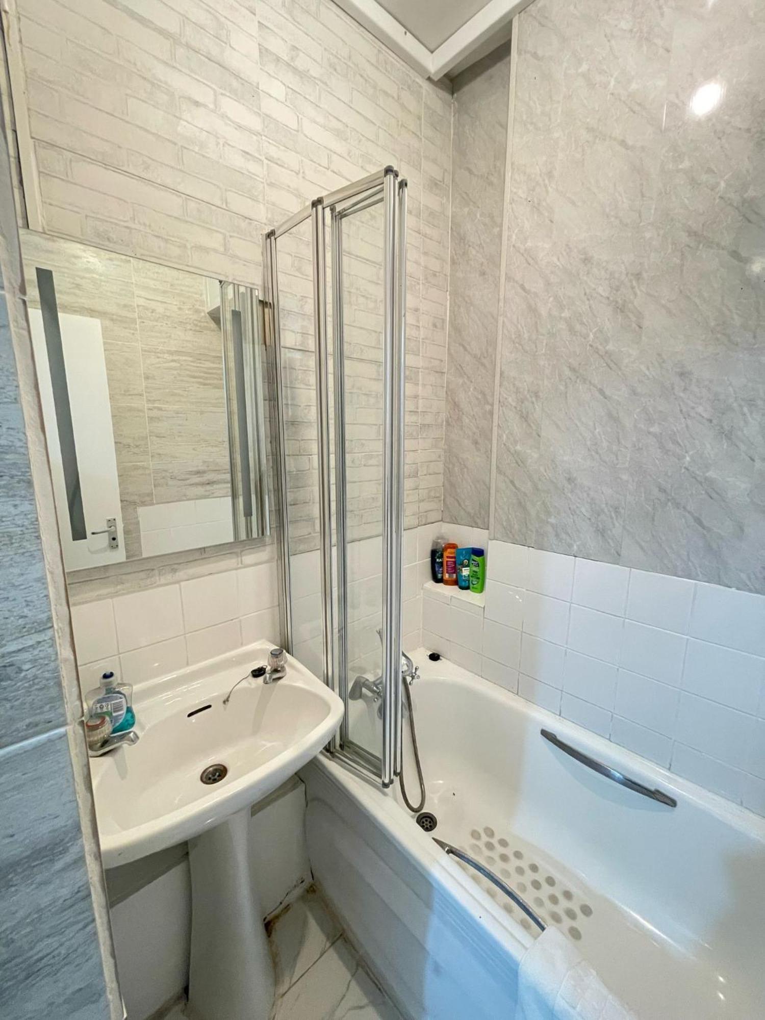 Lejlighed Lovely 2 Bed Flat 2 Floor Miles London