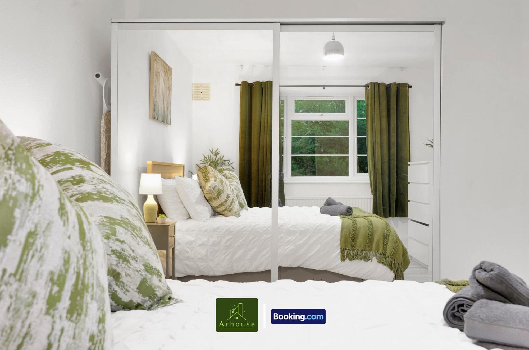 1 Bedroom By Arhouse Short Lets & Serviced Highbury With Free Wifi *