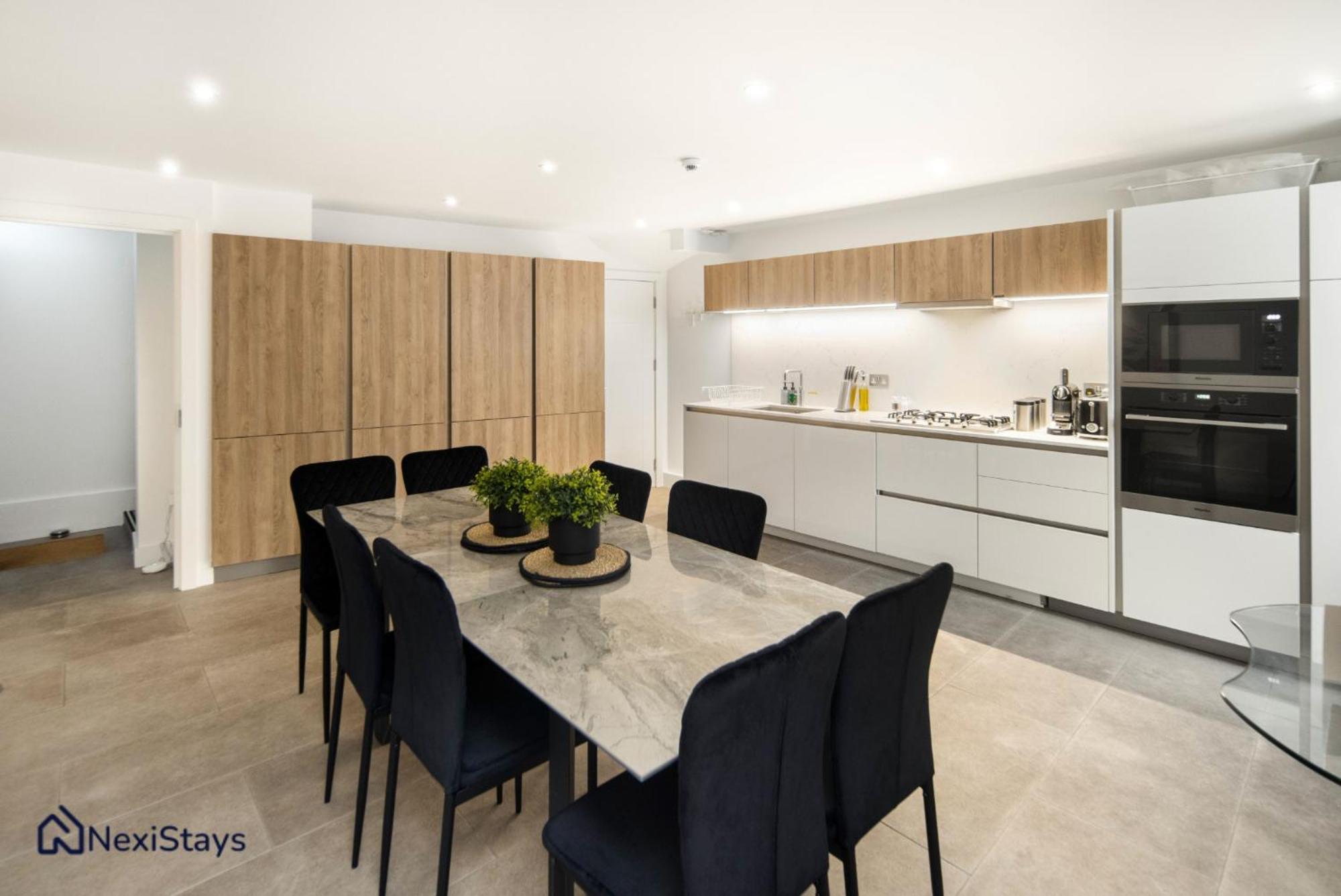 5 Mins Walk To Bond Street, Marylebone Mews Lejlighed