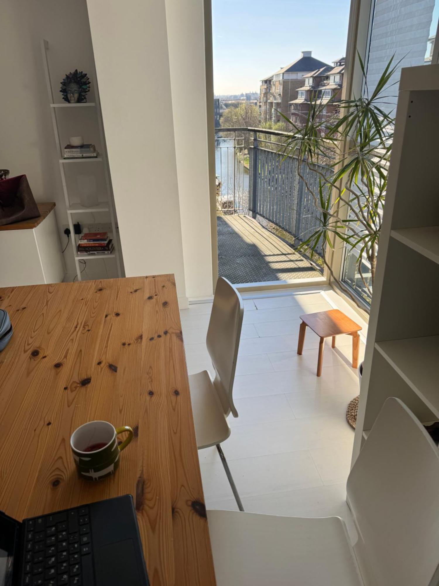 Modern Bright Flat Near Little Venice Londen