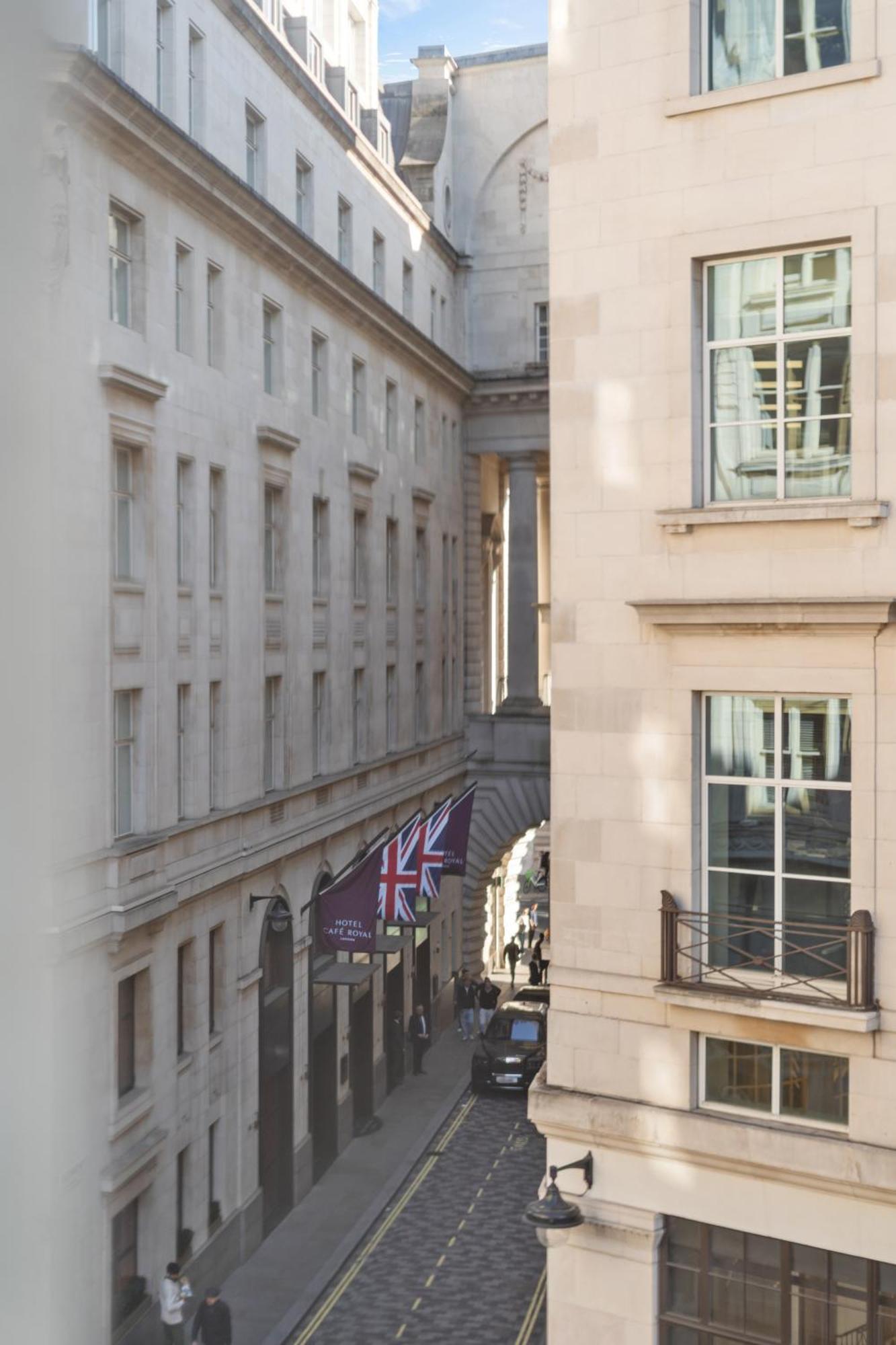Prime Soho 3-bedroom Steps From Piccadilly And Chinatown 3gh Lägenhet