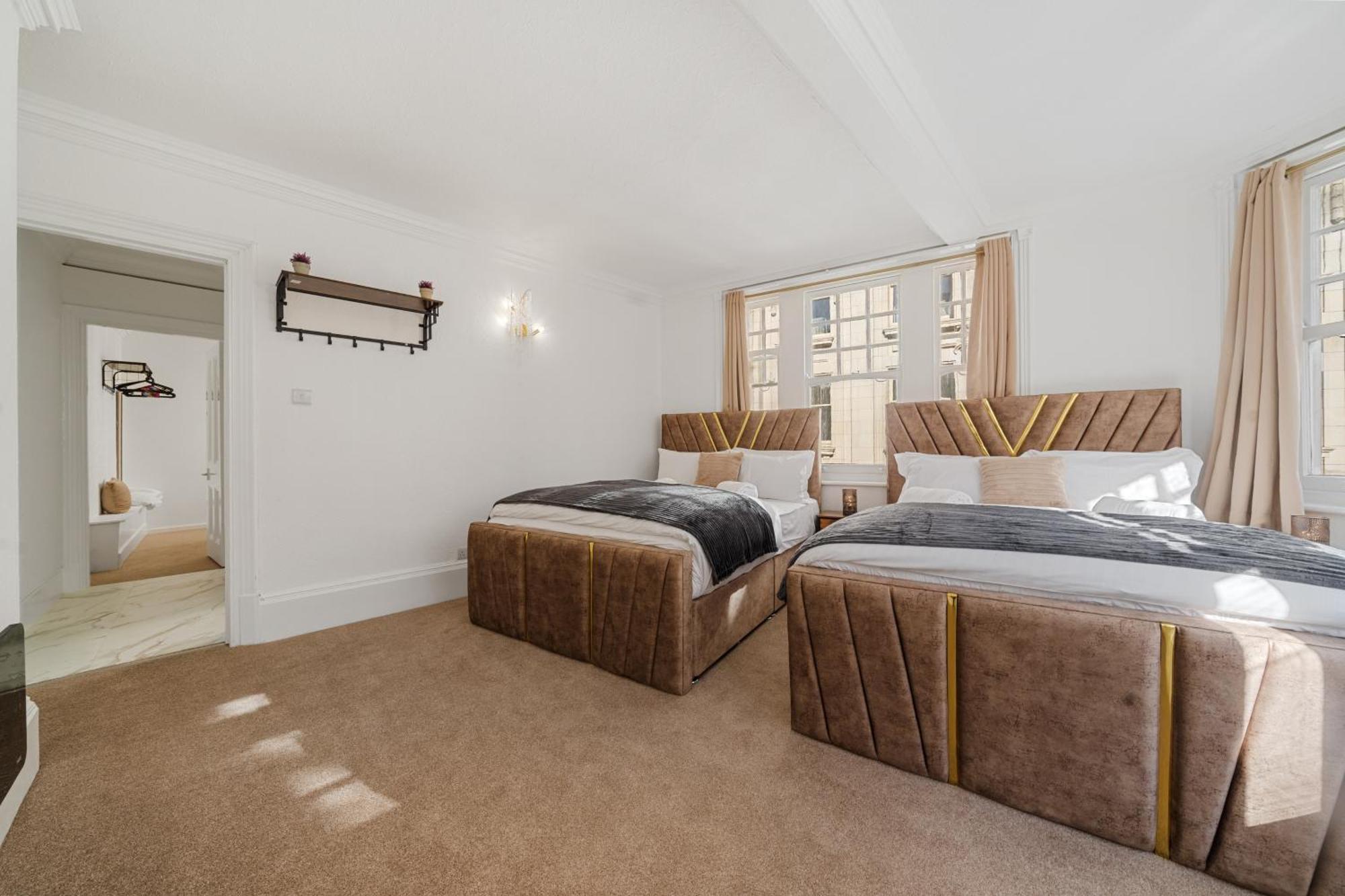 Prime Soho 3-bedroom Steps From Piccadilly And Chinatown 3gh Lägenhet *