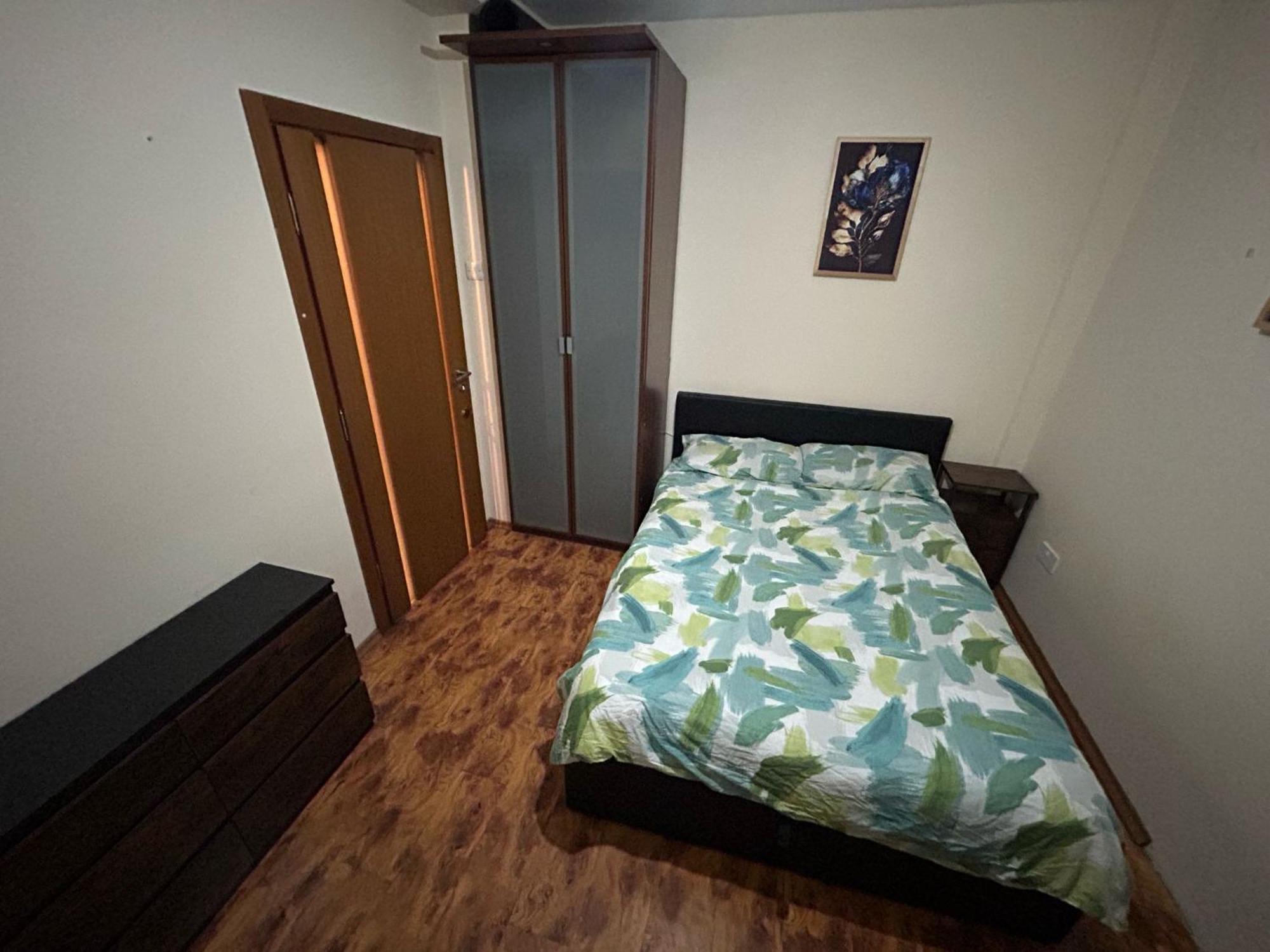 Shared Ideal For Professional Or Students In Heart Of London