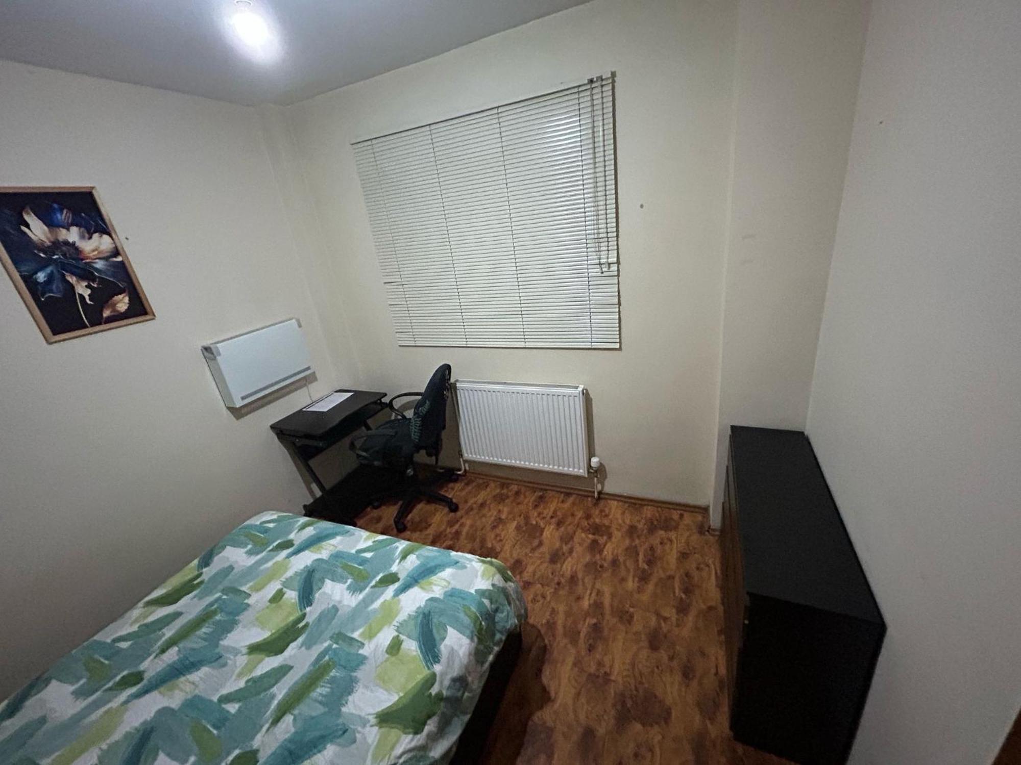 Apartment Shared Ideal For Professional Or Students In Heart Of
