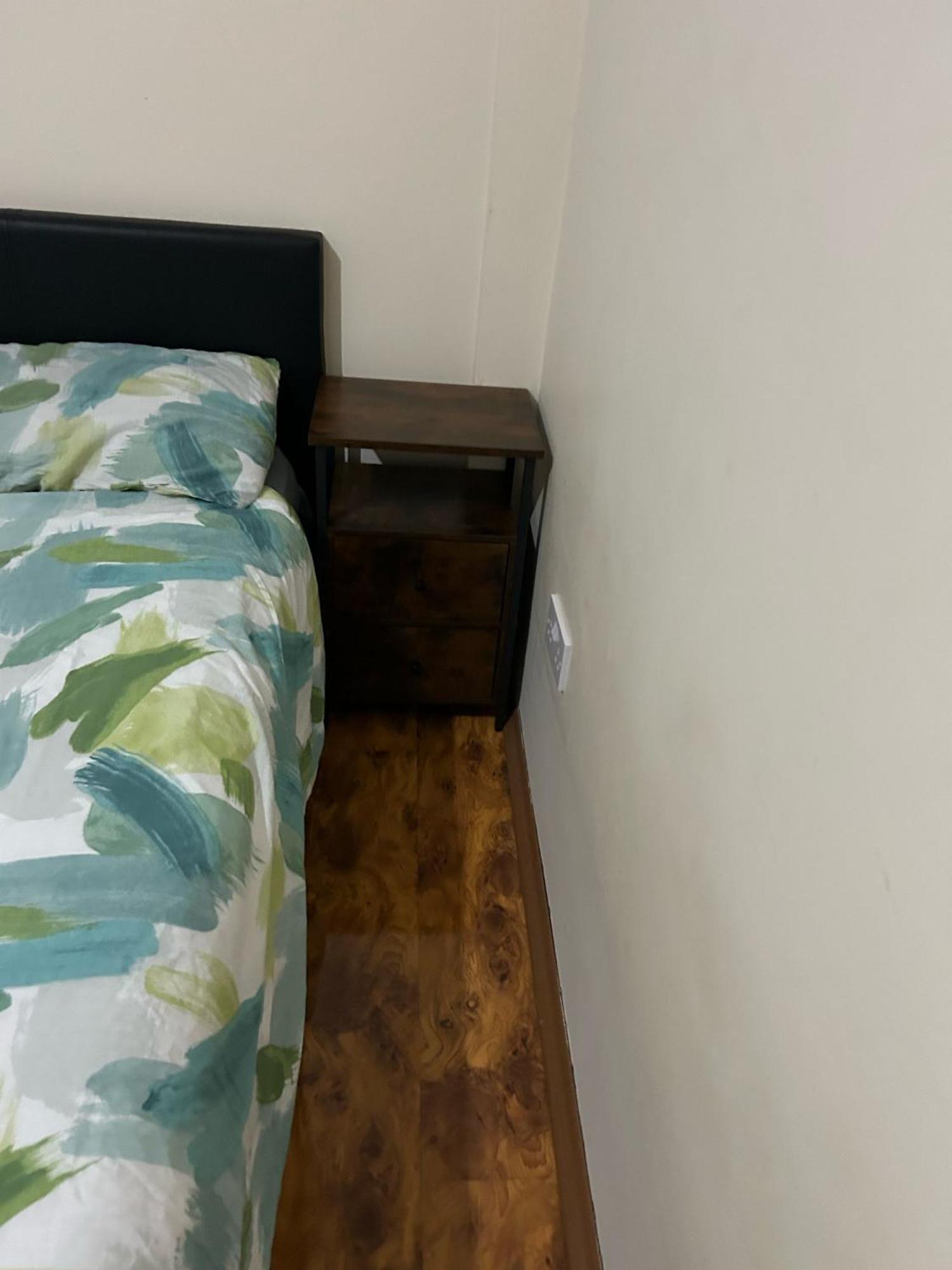 Shared Ideal For Professional Or Students In Heart Of Apartment *