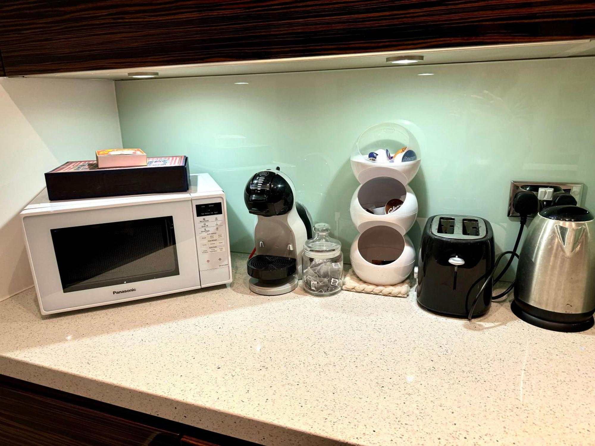 1 Bedroom Flat In Knightsbridge Apartment