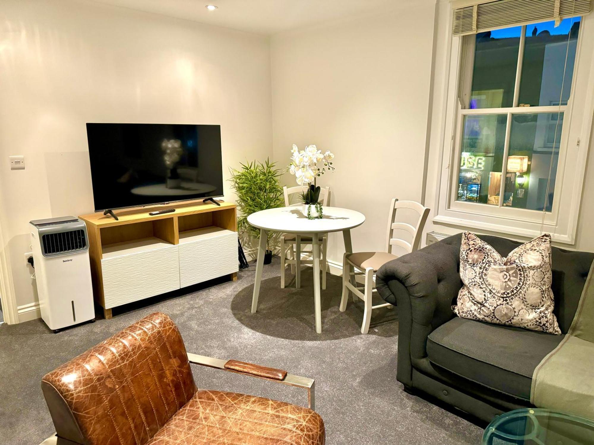 Apartment 1 Bedroom Flat In Knightsbridge