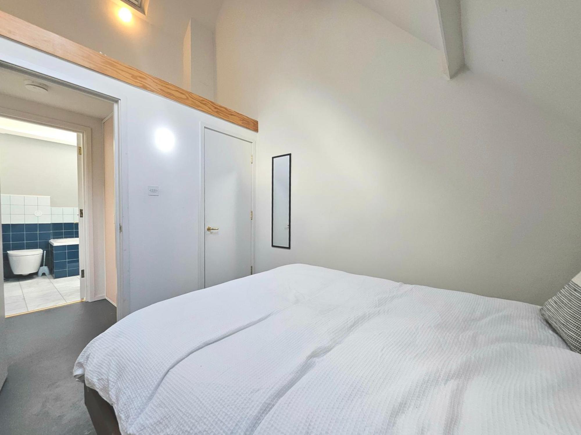 Schoolbell Mews Full 3 Bedroom 2 Bathroom Architect Designed Mews House Fabulous Bow, Victoria Park Location Ferienhaus London