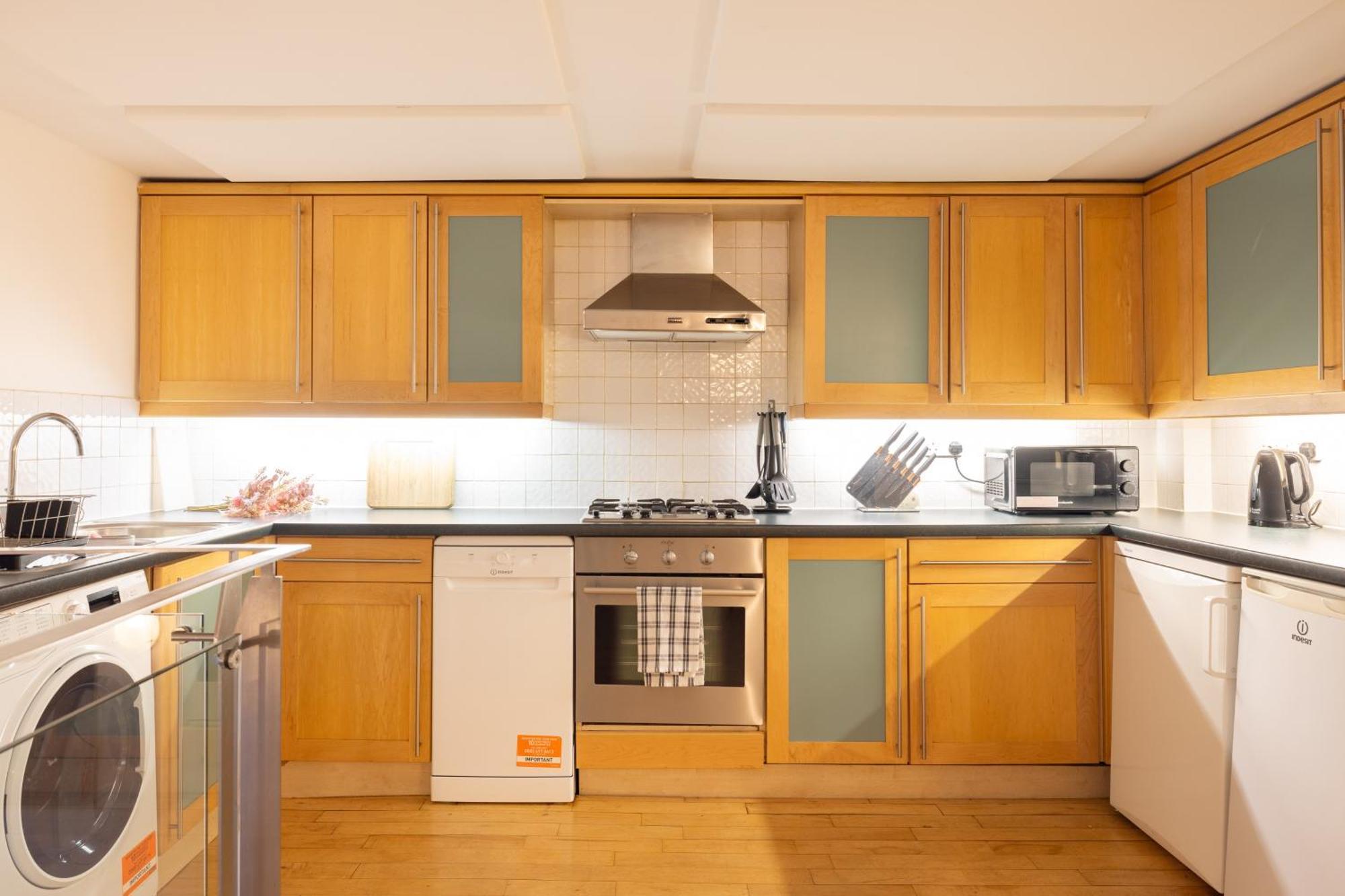 Lägenhet Charming Retreat In London